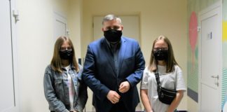 Szpital. Prezenty od starosty na Dzień Dziecka