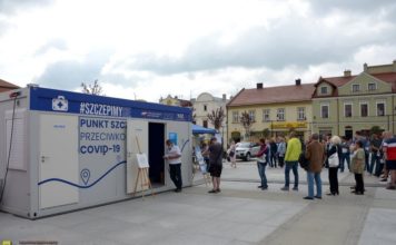 Bochnia. Pół tysiąca osób zaszczepiło się przeciw COVID-19 podczas dwudniowej akcji na Rynku