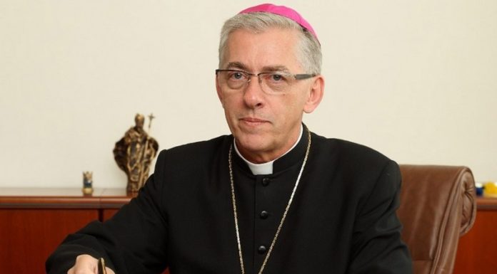 Abp Wiktor Skworc złożył rezygnację. W tle przypadki pedofilii księży z diecezji tarnowskiej