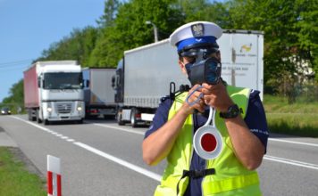 2000 złotych mandatu i 14 punktów karnych za prędkość