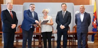 Podpisano umowę na modernizację budynku w Cerekwi