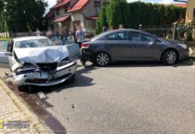 Zderzenie dwóch samochodów na ulicy Wygoda w Bochni. 5 osób przewieziono do szpitala – ZDJĘCIA