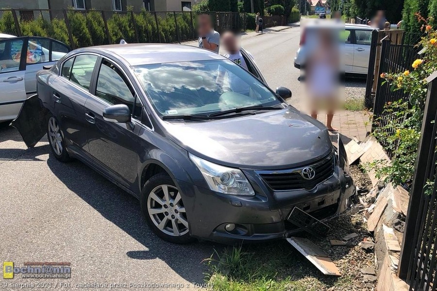 Zderzenie dwóch samochodów na ulicy Wygoda w Bochni. 5