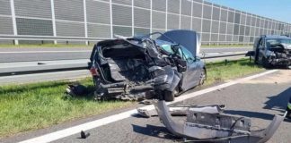 Damienice. Wystrzał opony i groźne zderzenie na A4