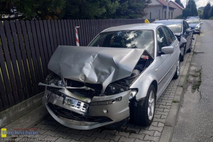 Zderzenie dwóch samochodów na ulicy Wygoda w Bochni. 5