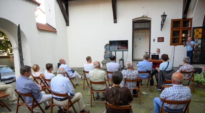 Muzeum. Adam Bartosz opowiedział ciekawą historię obrazu – ZDJĘCIA