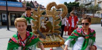 Korowód żniwny przeszedł ulicami Bochni – ZDJĘCIA