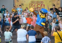 Rodzinna Scena Letnia w Parku Uzbornia – ZDJĘCIA