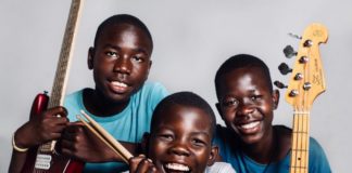 „Zamiast broni instrumenty”. Dzisiejszy koncert przeniesiony do Szkoły Muzycznej