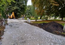 Brzesko. Gry planszowe na alejkach. Miasto buduje Smart Plac