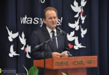 Wiceminister edukacji Włodzimierz Bernacki na rozpoczęciu roku szkolnego w „Mechaniku” – ZDJĘCIA