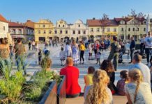 Bochnia. Mieszkańcy odzyskali Rynek, tłum na pokazie fontanny! – ZDJĘCIA, WIDEO