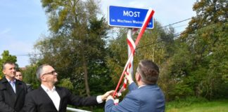 Most w Brzeźnicy ma już tabliczkę. Nosi imię byłego sołtysa wsi
