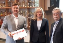 Marcin Bożek uhonorowany Srebrną Odznaką ZPRP za zasługi dla piłki ręcznej