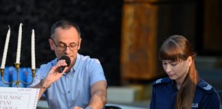 Tężnia. Burmistrz, starosta i inni czytali „Moralność pani Dulskiej” – ZDJĘCIA