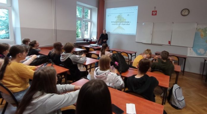 Uczniowie szkół średnich uczą się jak być zero waste