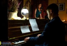 Wieczór z poezją i piosenką w Domu Bochniaków – ZDJĘCIA