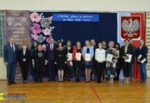 Burmistrz Bochni wręczył nagrody dla nauczycieli i stypendia dla uczniów – LISTA, ZDJĘCIA