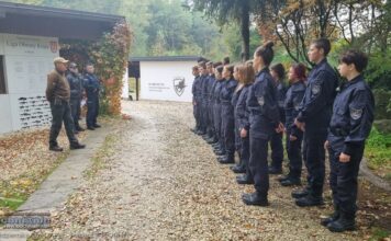 Bochnia. Klasy policyjne z II LO na strzelnicy. Akcja „Kręci mnie bezpieczeństwo” – ZDJĘCIA