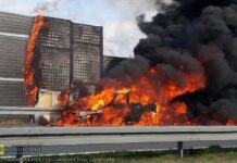 Proszówki. Pożar samochodu na autostradzie A4 – ZDJĘCIA, WIDEO