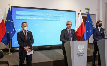 Niedzielski: nie rozważamy żadnych „lockdownów”; utrzymanie nauki stacjonarnej w szkole jest głównym celem