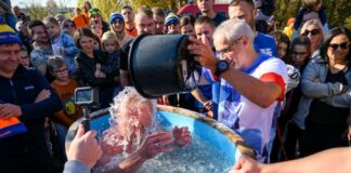 📸🎞 Kąpiel w beczce lodu i morsowanie dla Leyli. Zebrano 9 tys. zł – ZDJĘCIA, WIDEO