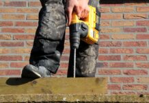 🔸 Wiertarka czy młotowiertarka? Co będzie lepsze do domu?