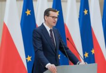 Premier: we wtorek lub w środę przedstawimy zaostrzenia w związku ze świętami i mutacją omikron