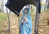 Bochnia. Zniszczona przez wandala figurka wróciła do kapliczki w Parku Uzbornia – ZDJĘCIA