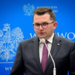 Wojewoda małopolski pyta resort zdrowia o możliwość pracy zakażonych medyków