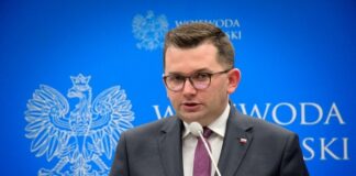 Wojewoda małopolski pyta resort zdrowia o możliwość pracy zakażonych medyków