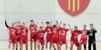 Piłka ręczna. Mecz MOSiR-u z Jedynką Myślenice kończyły karne – ZDJĘCIA