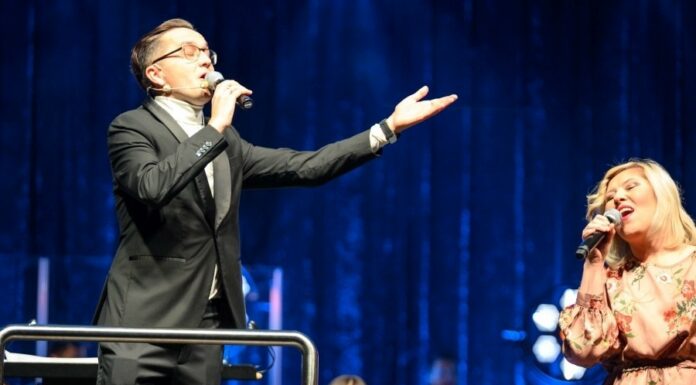 Orkiestra Baczków: Koncert patriotyczny „Oblicza Wolności” w Hali w Łapczycy – ZDJĘCIA, WIDEO