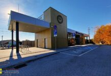 Brzesko. W Sterkowcu otwarto nowy budynek dworca PKP – ZDJĘCIA