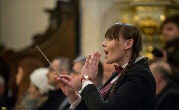 Dyrygent Justyna Chmielek-Korbut z nagrodą specjalną w międzynarodowym konkursie