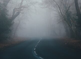 IMGW ostrzega przed gęstą mgłą