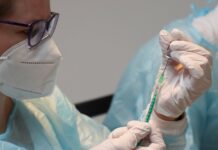 Obowiązek szczepień dla medyków. Rozporządzenie „dziś, najpóźniej jutro”