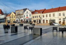 Rynek. Donice pomogą chronić fontannę multimedialną
