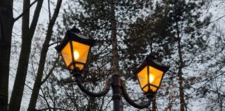 Bochnia. Latarnie na Plantach świeciły w biały dzień. Dlaczego?