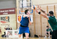 Ręczna. Porażka w ostatnich minutach meczu z Politechniką Świętokrzyską- ZDJĘCIA