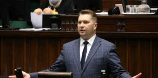 Wraca nauka zdalna w klasach 5-8 i szkołach średnich. Ma potrwać do końca lutego