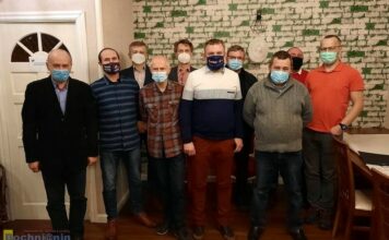 Bochnia. Działacze PO oferują pomoc w robieniu codziennych zakupów