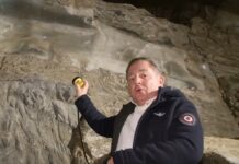 Robert Makłowicz w roli przewodnika po kopalni soli w Bochni – WIDEO