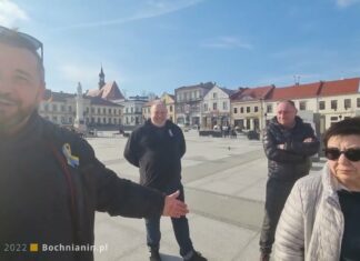Pomoc dla Ukrainy. Zbiórka darów na Rynku w Bochni – WIDEO
