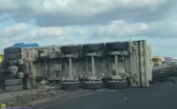 Ciężarówka z węglem wywróciła się na A4 – WIDEO