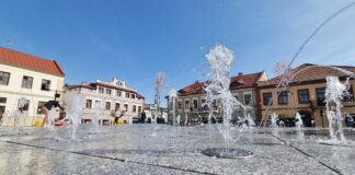 🎞 Bochnia. Wróciła fontanna multimedialna! Ale muzyka dopiero od niedzieli