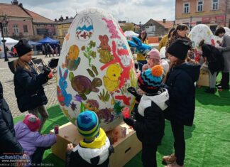 Wielkanocny jarmark na Rynku w Brzesku – ZDJĘCIA