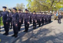 Uczniowie II LO na defiladzie klas mundurowych w Krakowie