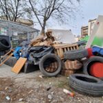 Bochnia. Wielkie gabaryty zalegają przy śmietnikach. „Zgroza, tak dalej być nie może”