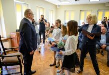 W Bibliotece przyznano Ordery Błękitnej Niezapominajki – ZDJĘCIA